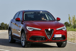 Alfa Romeo Stelvio 2.0 280 CV AT8 Q4 First Edition Todo terreno Rosso Competizione Exterior Lateral-Frontal 5 puertas