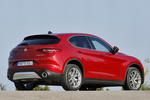 Alfa Romeo Stelvio 2.0 280 CV AT8 Q4 First Edition Todo terreno Rosso Competizione Exterior Lateral-Posterior 5 puertas