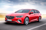 Opel Insignia GSI Sports Tourer GSi Turismo familiar Exterior Frontal-Lateral 5 puertas