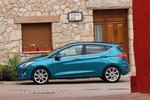 Ford Fiesta 1.0 EcoBoost 92 kW (125 CV) S/S Titanium Turismo Azul Caribe Exterior Lateral 5 puertas