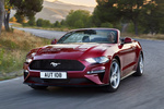 Ford Mustang Convertible 2.3 EcoBoost 213 kW (290 CV) Aut. Mustang Convertible Descapotable Royal Crimson Exterior Frontal-Lateral 2 puertas