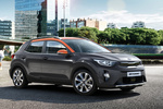 KIA Stonic Gama Stonic Tech Todo terreno Platinum Graphite/ Tan Orange Exterior Lateral-Frontal 5 puertas