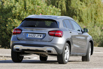 Mercedes-Benz GLA 220d 4MATIC Gama GLA Todo terreno Gris monta&ntilde;a metalizado Exterior Posterior-Lateral 5 puertas
