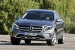 Mercedes-Benz GLA 220d 4MATIC Gama GLA Todo terreno Gris monta&ntilde;a metalizado Exterior Frontal-Lateral 5 puertas