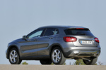 Mercedes-Benz GLA 220d 4MATIC Gama GLA Todo terreno Gris monta&ntilde;a metalizado Exterior Lateral-Posterior 5 puertas