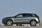 Mercedes-Benz GLA 220d 4MATIC Gama GLA Todo terreno Gris monta&ntilde;a metalizado Exterior Lateral 5 puertas