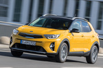 KIA Stonic Gama Stonic Tech Todo terreno Most Yellow/ Aurora Black Pearl Exterior Lateral-Frontal 5 puertas