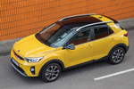 KIA Stonic Gama Stonic Tech Todo terreno Most Yellow/ Aurora Black Pearl Exterior Frontal-Lateral-Cenital 5 puertas