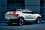 Volvo XC40 T5 AWD R-Design Todo terreno Crystal White Metallic  Exterior Posterior-Lateral 5 puertas