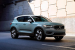 Volvo XC40 T5 AWD Momentum Todo terreno Amazon Blue / Techo Blanco Exterior Lateral-Frontal 5 puertas
