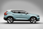 Volvo XC40 T5 AWD Momentum Todo terreno Amazon Blue / Techo Blanco Exterior Lateral 5 puertas