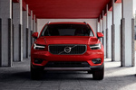 Volvo XC40 Gama XC40 Momentum Todo terreno Rojo Fusi&oacute;n metalizado Exterior Frontal 5 puertas