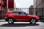 Volvo XC40 Gama XC40 Momentum Todo terreno Rojo Fusi&oacute;n metalizado Exterior Lateral 5 puertas
