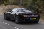 Aston Martin DB11 4.0 V8 Coup&eacute; Divine Red Exterior Lateral-Posterior 2 puertas
