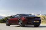 Aston Martin DB11 4.0 V8 Coup&eacute; Divine Red Exterior Lateral-Posterior 2 puertas