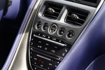 Aston Martin DB11 4.0 V8 Coup&eacute; Morning frost Interior Consola Central 2 puertas