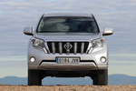 Toyota Land Cruiser 180D Auto VXL (Gama 2016) Todo terreno Plata Exterior Frontal 5 puertas