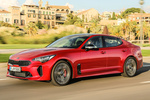 KIA Stinger  3.3 T-GDI 4x4 370 CV GT Turismo HiChroma Red Exterior Lateral-Frontal 5 puertas