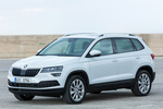 Skoda Karoq Gama Karoq Gama Karoq Todo terreno Blanco l&aacute;ser Exterior Lateral-Frontal 5 puertas