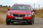 Skoda Scout 2.0 TDI 110 kW (150 CV) 4x4  Scout Turismo familiar Rojo Fuego Exterior Frontal-Lateral 5 puertas