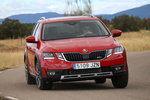 Skoda Scout 2.0 TDI 110 kW (150 CV) 4x4  Scout Turismo familiar Rojo Fuego Exterior Lateral-Frontal 5 puertas
