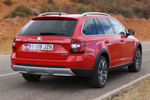 Skoda Scout 2.0 TDI 110 kW (150 CV) 4x4  Scout Turismo familiar Rojo Fuego Exterior Posterior-Lateral 5 puertas