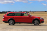 Skoda Scout 2.0 TDI 110 kW (150 CV) 4x4  Scout Turismo familiar Rojo Fuego Exterior Lateral 5 puertas