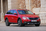 Skoda Scout 2.0 TDI 110 kW (150 CV) 4x4  Scout Turismo familiar Rojo Fuego Exterior Lateral-Frontal 5 puertas