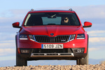 Skoda Scout 2.0 TDI 110 kW (150 CV) 4x4  Scout Turismo familiar Rojo Fuego Exterior Frontal 5 puertas