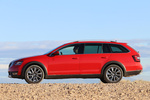 Skoda Scout 2.0 TDI 110 kW (150 CV) 4x4  Scout Turismo familiar Rojo Fuego Exterior Lateral 5 puertas