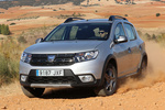 Dacia Sandero Stepway TCE 66 kW (90 CV) Stepway Turismo Gris Platino Exterior Frontal-Lateral 5 puertas