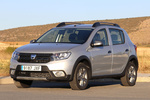 Dacia Sandero Stepway TCE 66 kW (90 CV) Stepway Turismo Gris Platino Exterior Frontal-Lateral 5 puertas
