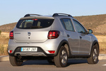 Dacia Sandero Stepway TCE 66 kW (90 CV) Stepway Turismo Gris Platino Exterior Posterior-Lateral 5 puertas