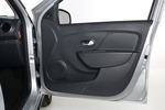 Dacia Sandero Stepway TCE 66 kW (90 CV) Stepway Turismo Interior Puerta 5 puertas