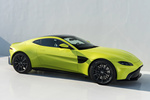 Aston Martin Vantage V8 Vantage V8 Vantage Coup&eacute; Lime Essence Exterior Frontal-Lateral 2 puertas