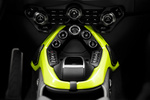 Aston Martin Vantage V8 Vantage V8 Vantage Coup&eacute; Lime Essence Interior Consola Central 2 puertas