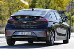 Hyundai IONIQ El&eacute;ctrico 88 kW (120 CV) Style Turismo Phantom Black Exterior Lateral-Posterior 5 puertas