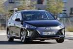 Hyundai IONIQ El&eacute;ctrico 88 kW (120 CV) Style Turismo Phantom Black Exterior Lateral-Frontal 5 puertas