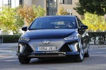 Hyundai IONIQ El&eacute;ctrico 88 kW (120 CV) Style Turismo Phantom Black Exterior Lateral-Frontal 5 puertas
