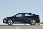 Hyundai IONIQ El&eacute;ctrico 88 kW (120 CV) Style Turismo Phantom Black Exterior Lateral 5 puertas
