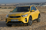 KIA Stonic 1.0 T-GDi Tech Eco-Dynamics 88 kW (120 CV) Tech Todo terreno Most Yellow Exterior Frontal-Lateral 5 puertas