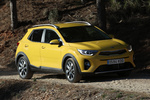 KIA Stonic 1.0 T-GDi Tech Eco-Dynamics 88 kW (120 CV) Tech Todo terreno Most Yellow Exterior Lateral-Frontal 5 puertas