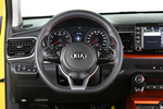 KIA Stonic 1.0 T-GDi Tech Eco-Dynamics 88 kW (120 CV) Tech Todo terreno Interior Volante 5 puertas