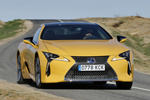 Lexus LC LC 500h Sport+ Coup&eacute; Amarillo N&aacute;poles Exterior Lateral-Frontal 2 puertas