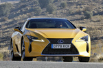 Lexus LC LC 500h Sport+ Coup&eacute; Amarillo N&aacute;poles Exterior Lateral-Frontal 2 puertas