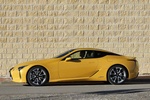 Lexus LC LC 500h Sport+ Coup&eacute; Amarillo N&aacute;poles Exterior Lateral 2 puertas