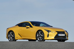 Lexus LC LC 500h Sport+ Coup&eacute; Amarillo N&aacute;poles Exterior Frontal-Lateral 2 puertas