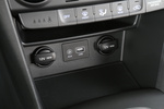 Hyundai Kona 1.0 T-GDI 88 kW (120 CV) 4x2 Klass Todo terreno Interior Conexi&oacute;n fuentes externas 5 puertas