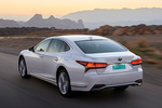 Lexus LS LS 500h LS 500h Turismo Sonic White Exterior Lateral-Posterior 4 puertas