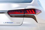 Lexus LS LS 500h LS 500h Turismo Sonic White Exterior Pilotos 4 puertas